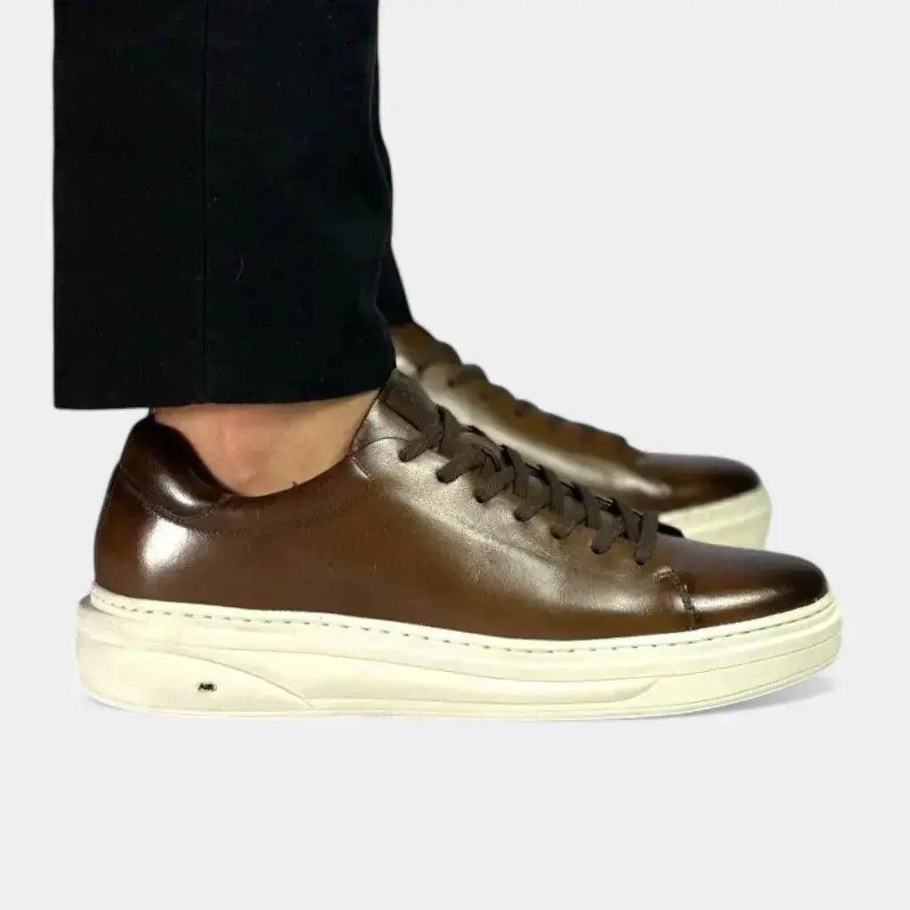 Sapatênis Romeo Firenze Marrom e Branco Couro Romeo